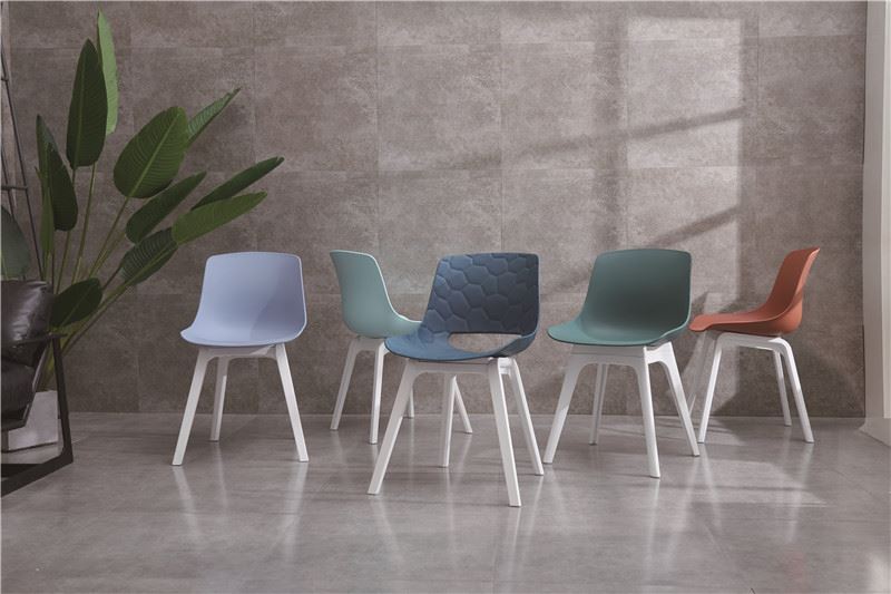 I Stat Ünì g’han de vèss duperà per la costruziun de la Francia, che l’è drée...